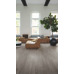 ПВХ плитка Quick-Step Alpha Vinyl Medium Planks Дуб хлопковый темно-серый AVMP40202 - фото в интерьере