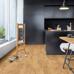 ПВХ плитка Quick-Step Pulse Click Дуб осенний медовый PUCL40088 - фото в интерьере